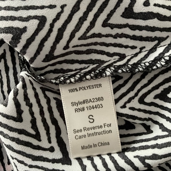 Blu Pepper Black and White Bell Sleeve Blouse - Picture 4 of 4